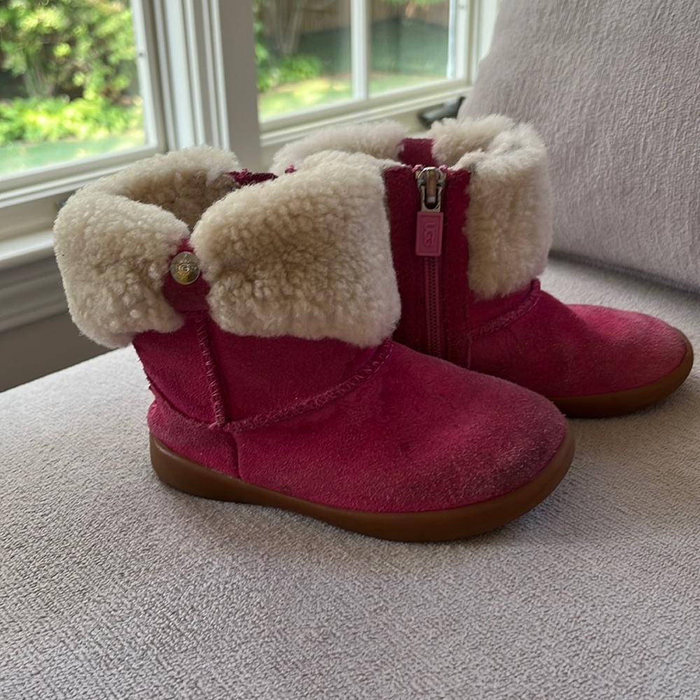 Baby Ugg pink shearling toddler size 7